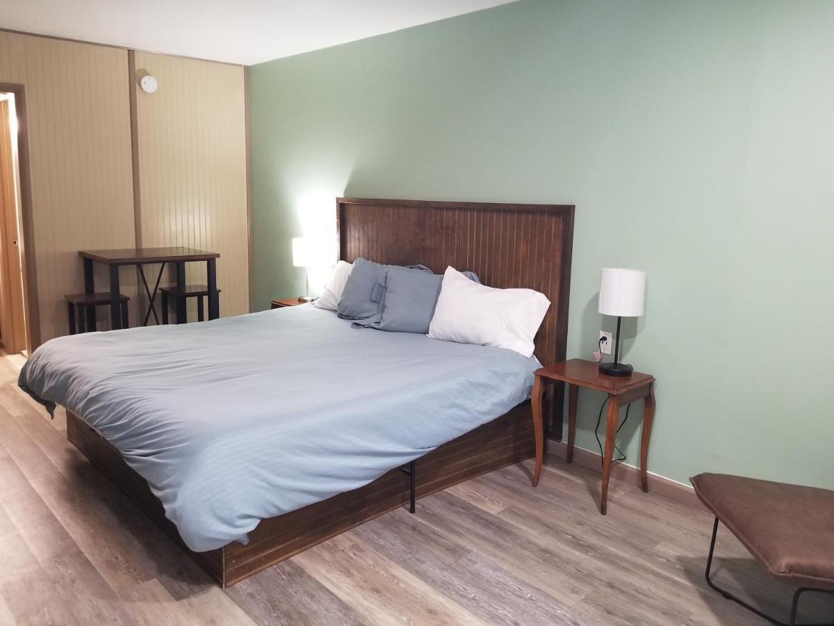 Blue Sky Inn- Complimentary Happy Hour Th-Sun, Veteran Owned, Full Breakfast, Best Green Space, 1 Mile From Blue Ridge, Fire Pit Exterior foto